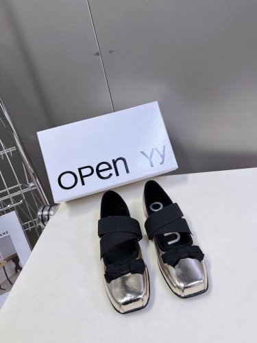 韩国小众设计师品牌OPEN YY春夏走秀款芭蕾舞鞋 第一眼看到这个鞋子就爱上了，带点复古味随意搭配都好看！各大网红博主都在穿它，整个鞋子非常柔软，好穿不磨脚鞋面