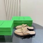 纯色330 做旧擦色工艺 BOTTEGA VENET*女士Astaire乐福拖鞋 原版一比一做法 一致结绳皮扣卡其色 当今流行的又一趋势 天花板啦最全色百搭 精
