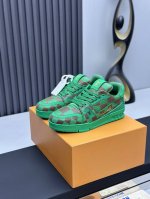 工厂直销 顶级版本 LV-路易威登-经典走秀新款空胶工艺 原版1：1开发复刻！！上脚非常舒适 奢侈用料，做工精细，中底印有欧洲制造英文字母鞋面由意大利进口小牛皮