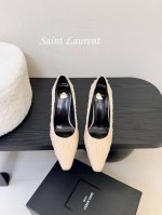 Saint Laurent 圣罗兰Lee金属钻链条尖头高跟鞋YSL姐姐的美丽尤物高跟鞋 又是人间圣罗兰 Rose同款的高跟鞋化很好修饰脚型，奢华金属链 这几年S