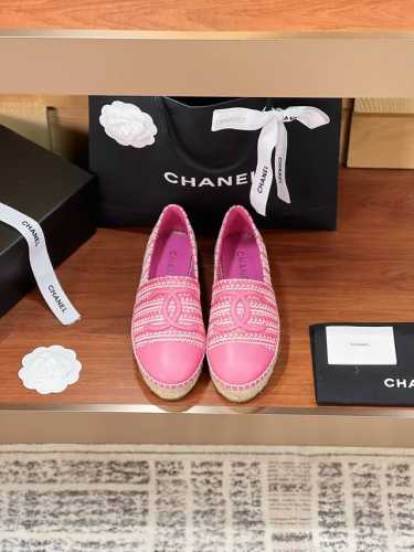 冲量价 夏威夷假日系列24新色款 Chanel香奈儿新麻绳底渔夫鞋。鞋面采用进口印花布，内里垫为丝绸羊皮，超柔软绵羊垫脚，原版注胶半透明橡胶原色麻底。Size：