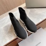 顶级balenciaga巴黎世家毛线飞织靴 升级版推出speed 版本全新袜子鞋原厂货 绝非通版 袜子部分可以把脚背和脚踝完全包裹起来， 鞋面是原版飞织一体成型