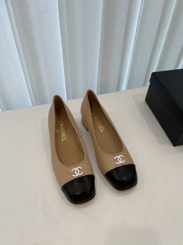 小香2024夏季新品 ～～～小香高跟水台凉鞋！同原版1：1复制！非市场普通版本。 面料：羊皮 内里：羊皮 跟高：3.5Cm 大底：意大利皮底 码数：35-39