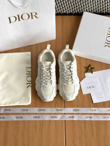 Dior Chrono运动鞋整双鞋子采购Zp开发打造，全部定制材料，独家开模大底，细节全部对版出货，连包装也做到跟正品一样。码数:女35-40