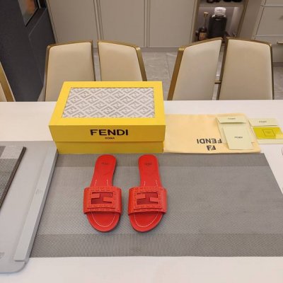 新一代荔枝纹牛皮绳穿织系列 Fendi顶级版 2025官方vi 量版式高配版天地盖包装 认清包装高配版本，低端勿比。 芬迪.24春夏季走秀主推系列，新品上线，实