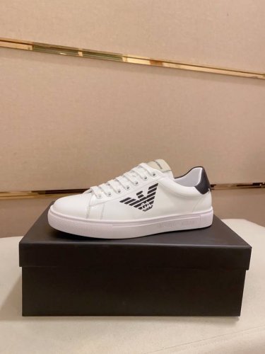 工厂价: 阿玛尼 Armani Exchange 官网最新款 Ax时尚休闲男鞋，爆款版型简洁大气，潮男专属.独有的官网最新品牌元素元素原版装饰，时尚又大方，面料