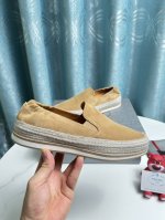 出厂价： 2024款普拉达.新品来袭时尚潮男必备，大牌风范， 鞋面：鞋面进口羊京拼接面料 内里：舒适牛皮内里， 组合耐磨橡胶大底， 码数:38-45