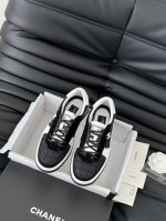 Chanel 25C新款熊猫运动休闲鞋百搭小白鞋 款式搭配不会出错撞色搭配活力满满啊 侧面压印logo 上脚很秀气 鞋面原版定制材料 原版大底Size:35-4