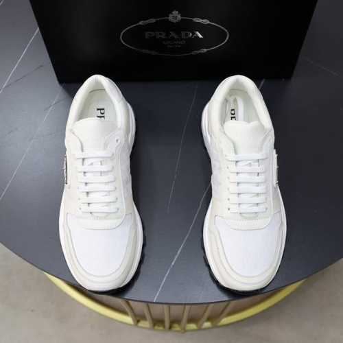 品牌：普拉达prada 标准码：男码38 44 45可以定做 等级：官网同款 高品质男鞋 材料：原版皮料透气面料 搭配柔软透气内里 原版防滑耐磨橡胶轻便大底 款