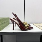 Gucci 24S 金属链条后空凉鞋 长到心巴儿上了~爱了~爱了！ 元气少女 活力满满 随意搭配轻松搭出时尚感 面料采用进口小牛漆皮 内里采用进口羊皮 意大利进
