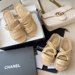 出厂价 的绝对爆款！。Coco Chanel总是说：“鞋子是优雅最重要的一部分，一双好鞋可以衬出女士优雅和高贵。市面上最高版本，第一次看到足够搭配你衣柜里所有衣