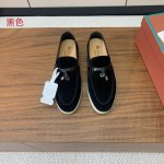 高版本 男款10 Loro Piana 拼色乐福鞋。意大利顶级羊绒复古优雅低调奢华。时尚性与皮料实用性同样兼具依然全网最高品质。鞋面羊京压纹皮。手工缝线，水染皮