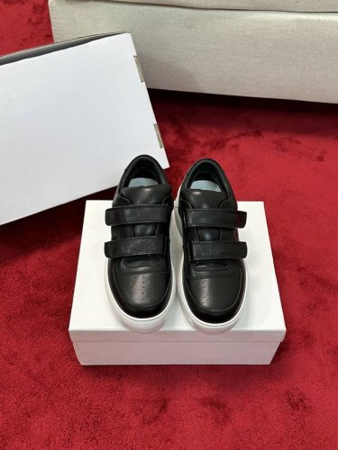 厂价 Acne Studio*S 24S笑脸厚底魔术贴 小白鞋 爆款 将极简风演绎到极致 这款小白鞋超级好穿 上脚不仅显腿细 而且显腿长 还有6.5Cm增高效果