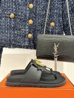 厂价 男码10HERMES 爱马仕25S春夏新品情侣款夹脚拖鞋经典复古高级感单品好穿又好搭配 上脚秀气！鞋面采用进口小牛皮内里踮脚混种羊皮原版开模TPU大底si