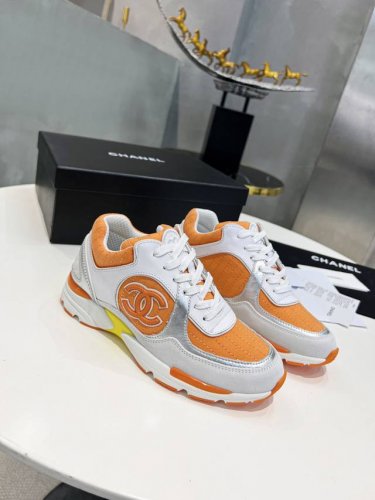 女段35-41# ，男段：39-45# 。 - * 。 顶级货小香c家chan*L Ss绝美新款运动鞋 。Yyds的新款老爹鞋 。 专柜真的是超级难买的一款鞋子