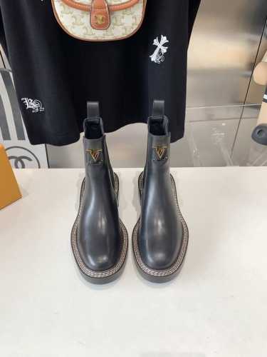 出厂价 Lv新款切尔西女士靴子～Shopping讲究一个缘分相信你的第一感！巨显瘦上脚显脚小腿细，面料：进口小牛皮 ，内里：水染羊皮，码数35-41，