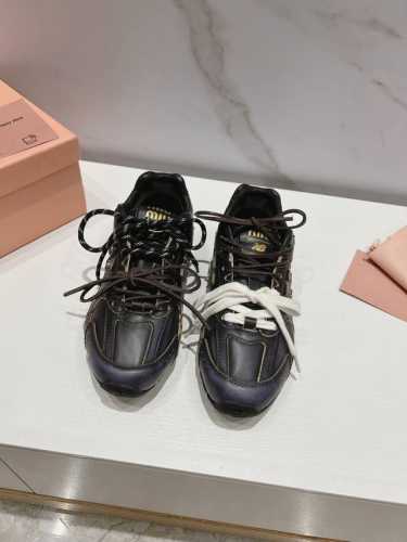 女码 男码 。Miumiu X New Balance 联名款nb运动鞋 Miu Miu 缪缪大秀上爆出的这双与new Balance 新百伦联名款运动 球鞋