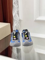 2025新款罗意威德训鞋Ballet Runner2.0运动鞋德训鞋全新配色复古系列跑鞋 ，这鞋子有点丑萌，不对称鞋头设计，还有五彩串珠，太可爱了！每一款都有搭