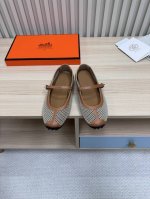 350Hermes 爱马仕25N春夏新款网面镂空豆豆鞋！时尚又百搭 超级舒服 每个细节都做到极致 面料：牛皮/网布 内里：羊皮 大底：橡胶底 size：35～4