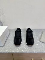 Brunello Cucinelli 25ss早春新款 系带系列 休闲鞋 极简主义风格，纯手工串联珠链配饰！复古又高级！简约又大气，属于非常耐看的款式！高级百搭