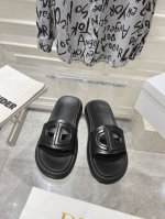 出厂 Dior迪奥 2024新款 Cd字母 猪鼻拖鞋 原版复刻 高版本 超耐看随意百搭款 上脚非常舒适 显瘦又显白 码数：35-41码