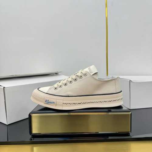 330Visvim Skagway Lo日本小众潮牌低帮帆布鞋 高捻棉天然皮制休闲低帮帆布鞋今年的Skagway Lo配色走清新路线，延续去年没有厚底没有做旧的