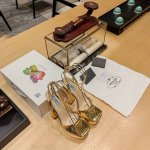 防水台恨天高系列 顶级包装配套最高版本 PRADA 2024普拉达春季 最新款且超级爆系列爆品，鱼嘴中空凉鞋系列。春夏新品， 顶级版本 实力来袭！ 恨天高跟防水