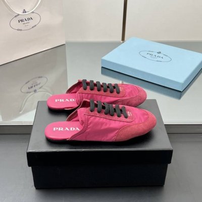 工厂P价 高品质 ！！Prada 普拉达新款德训鞋，Collapse再生尼龙与绒面皮革弹力运动鞋 女士芭蕾舞鞋 鞋垫加厚小羊皮，踩上去无比舒适，有支撑感，又包裹
