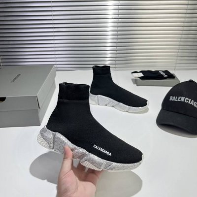 冲量价: Balenciaga巴黎世家全球首发ins 微博杂志刷爆了专柜限定稀少款 捷克水晶烫钻特殊定制面料夏凉冷暖效果tpu十pu抽真空组合底 绝非市场通货一