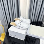 罗意威Loewe 蝴蝶结穆勒拖鞋，独特的打结设计，马鞍包和穆勒鞋的设计完美组合 配合整体原版楦型，时尚而个性好穿 颜色超赞 面料：进口牛皮 内里：水染牛皮 垫脚