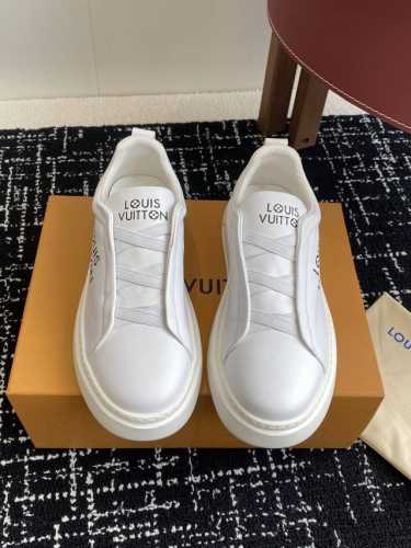 代购级牛仔布 皮面 Louis Vuitton 26ss 春夏新款 路易威登 男款小白鞋 休闲鞋 运动鞋原版9650 购入 开发做货，驴牌LV路易威登为中国传统