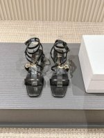 出厂 ， 迪奥 Dior 2024春夏新款高定系列 C’Est 粗跟方头女鞋 明星同款cd字母logo五金扣高跟交叉绑带凉鞋 原版开模五金扣 顶级高端版本 鞋面