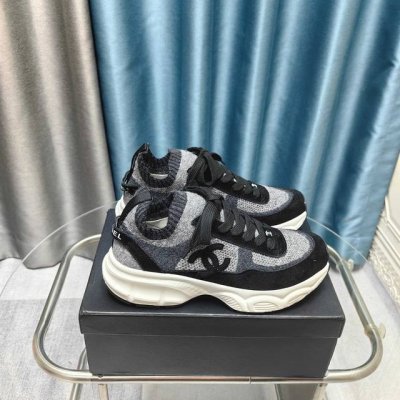 Chanel香奈儿老爹鞋，男女情侣款 2025专柜顶级休闲款运动鞋这款经典设计；鞋面多种工艺电绣的风格；大底却时尚运动；不平凡的拥入了多种配色元素 多元化混搭非