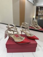 出厂价Pp： Valentino 华伦天奴铆钉 Vt经典环绕踝脚带铆钉凉鞋，历久弥新深入人心永不过时的必备单品顶级复刻！侧身弧线完美，原版开模定制不生锈铆钉 特
