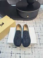 The Row_新款复古乐福鞋，第一眼看到这个鞋子就爱上了，带点复古味随意搭配都好看！各大网红博主都在穿它，前后无港宝，整个鞋子非常柔软，好穿不磨脚简约百搭款~