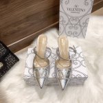 橙子出厂价 Valentino 华伦天奴经典款 蛇纹系列 水钻v扣尖头高跟凉鞋 高跟拖 细跟凉鞋 跟高：8Cm 码数：34-42