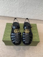Gucci春夏新款 双G果冻凉鞋 TPU材质。专柜购买原版 ，所有细节、材料 ，全部跟你在专柜买到的都一样 ！模具耗时一个半月，一对鞋子的模具重达1吨！真正能做