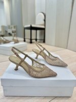出厂价： Dior 迪奥 2025春夏走秀新款bling...bling...水晶鞋 Capture系列高跟女鞋 明星同款水钻方头藤格纹图案猫跟拖凉鞋 市面顶级