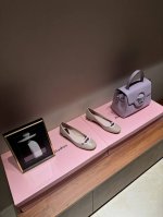 Roger Vivie* Rv经典爱心 平底玛丽珍鞋 鞋面采用进口牛漆皮 内里垫脚混种羊皮 意大利进口牛皮大底 Size：35-39 40定制 编号379-2