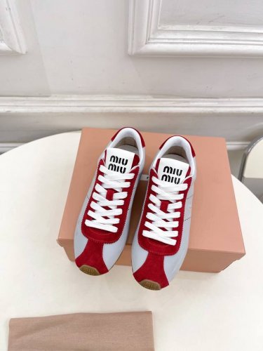 Miu Miu 缪缪 252025早春新品 专柜主打最新走秀款 Plume Nappa德训休闲运动鞋火爆上新！缪家高货 顶级工艺打造精品质感 无敌舒适 绝对是一
