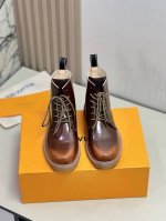 L家 顶级P: Size:39-44 38.45可定制 配全套包装 LV高帮靴子系列专柜最新原版正装皮鞋 代购级别 进口头层原版牛皮 开边珠牛皮无内里设计，牛皮