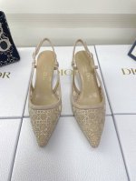 Dior 迪奥 2025早春走秀新款bling...bling...水晶凉鞋. 顶级代购版本Capture系列高跟女鞋 明星同款水钻方头藤格纹图案猫跟拖凉鞋！独
