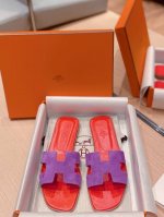 2024最新紫配红一比一复刻，进口皮料，内里垫脚羊皮，大底意大利进口真皮大底，原版包装盒！(爱讲价的注意啦，不要拿别人的便宜跟我比，要相信永远一分钱一分货)每个