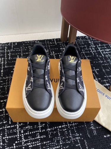 代购级牛仔布 皮面 Louis Vuitton 26ss 春夏新款 路易威登 男款小白鞋 休闲鞋 运动鞋原版9650 购入 开发做货，驴牌LV路易威登为中国传统