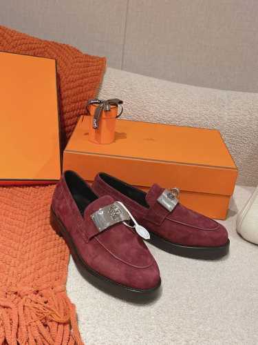 Hermes 爱马仕新款 Hot乐福鞋 时尚又百搭 超级舒服 每个细节都做到极致 拆解原版私模大kelly纯钢鞋扣 原版定制麂皮 原版大底水台 大底：原版意大利