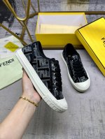 最新火爆款 Fendi Domino运动鞋-全新必备款型！轻松、舒适、时尚且百搭。黑和灰双色雪尼尔Ff提花图案面料，饰有同色系罗缎边饰，原版开模大底 ，女码35