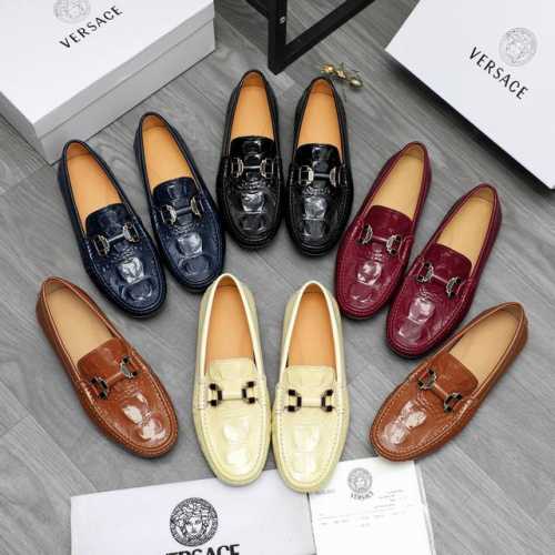 商品商标：Versace 范思哲 休闲鞋正码码数: 38-44 37.45.46定做不退換商品材料：精选漆面压纹牛皮鞋面 羊皮内里 原版大底