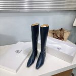 高品质出厂长靴 ！！小众潮牌toteme 24Ss秋冬新款猫跟矮跟切尔西小方头短靴长靴系列！ Toteme在打造高级感这点从来就没输过一双简约干练、低调时髦的靴