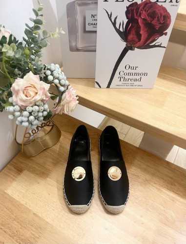 Saint Laurent 圣罗兰 2025年 早春 Logo渔夫鞋 Ysl标志、麻绳中底和内底。 收起 真丝 橡胶鞋底 码数：36-41 西班牙制造