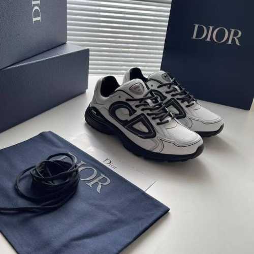 Dio* 迪奥 ：高版本 。官网同步发售。本季全新推出Ｄ家B30 低帮运动鞋。鞋面采用牛皮拼接鞋面搭配网眼织，饰以反光CD30图行标志 原版网布内里 凸显高端